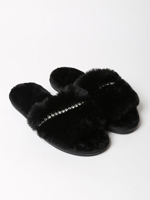 Zehra - Mjuka tofflor i faux fur utsmyckade med strass